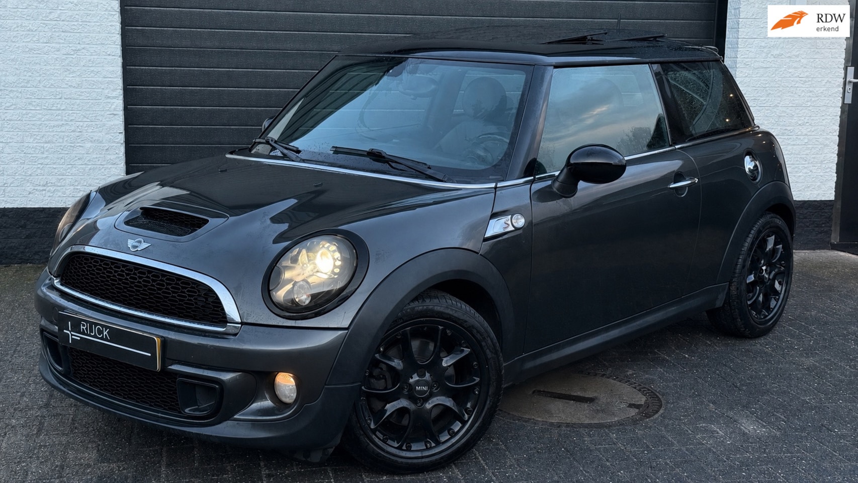MINI Cooper S - Mini 1.6 Chili | Pano | Leder | Navi | Xenon | 17” | Cruise | Stoelverwarming - AutoWereld.nl