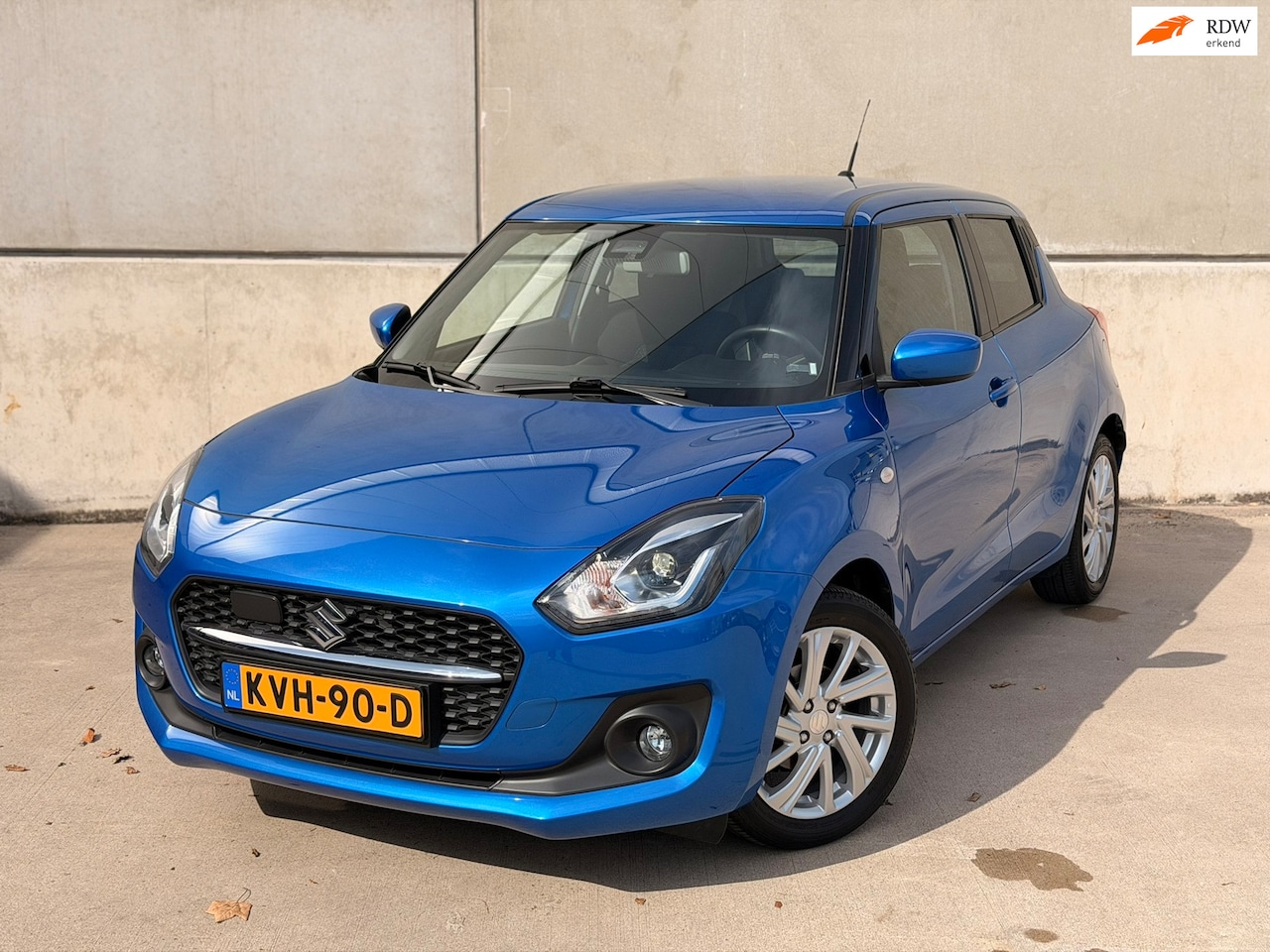Suzuki Swift - 1.2 Select Smart Hybrid Automaat CarPlay Camera ACC Stoelverwarming - AutoWereld.nl