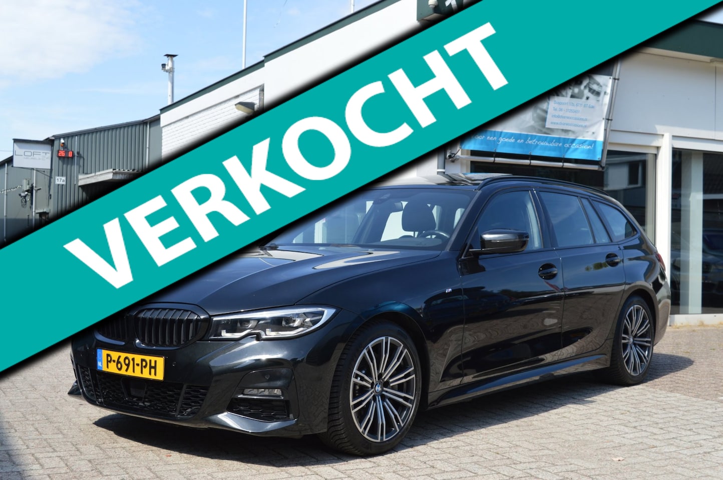 BMW 3-serie Touring - 330i Plus-Edition M pakket Pano M-sport Leder - AutoWereld.nl