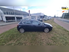 Opel Astra - 1.4 Turbo Cosmo