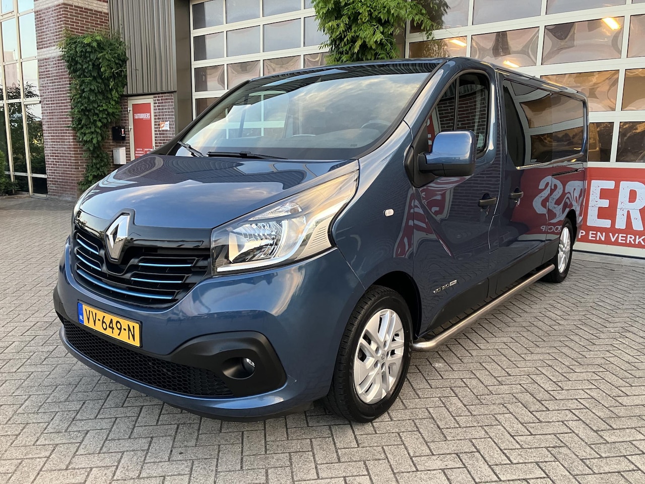 Renault Trafic - 1.6 dCi T29 L2H1 DC Turbo2 Energy | 2X schuifdeur | 5-Persoons | PDC | Navi | Goed onderho - AutoWereld.nl