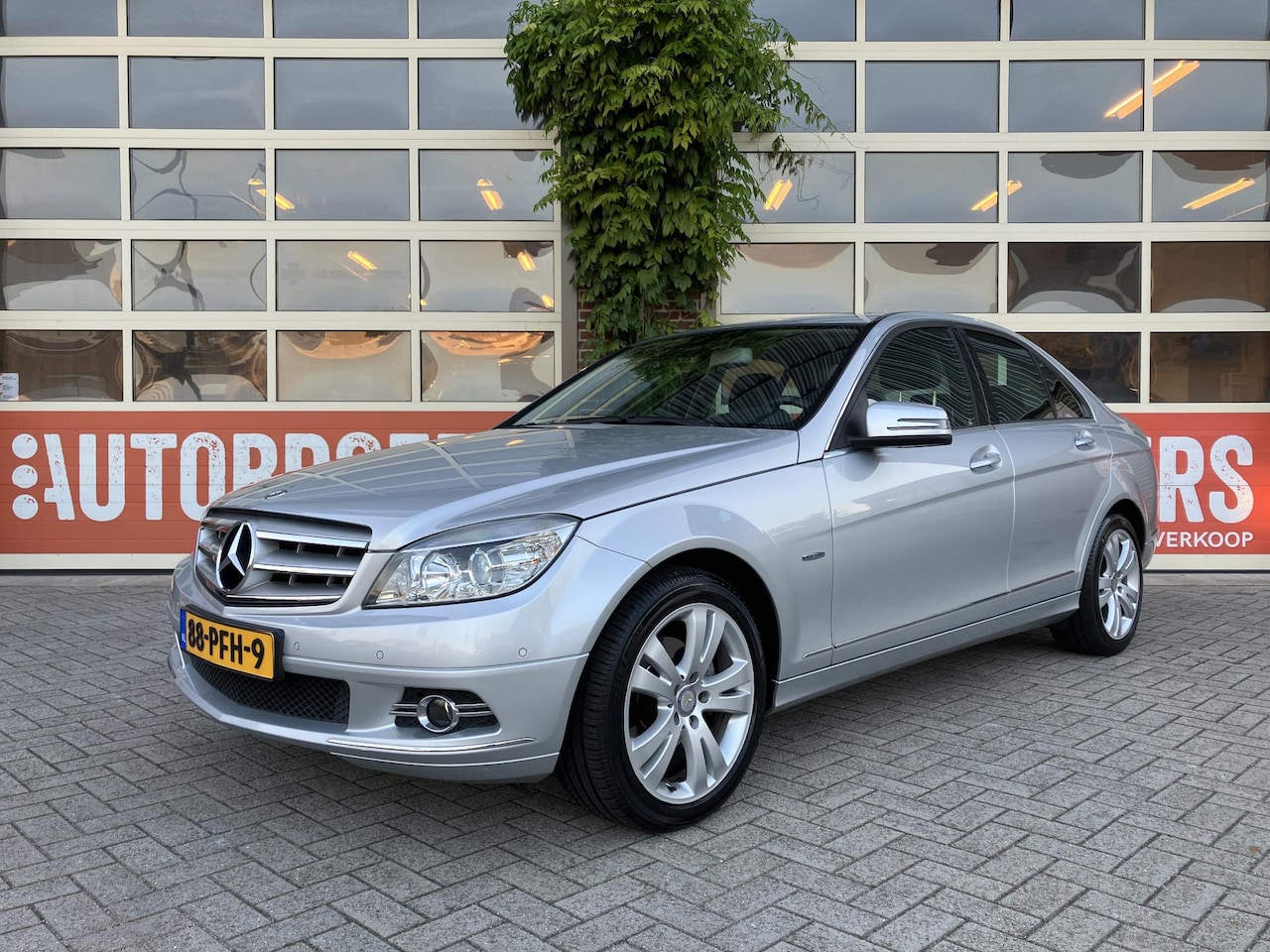 Mercedes-Benz C-klasse - 180 CGI BlueEFFICIENCY Business Class Avantgarde | Org. NL | Nette auto | PDC V+A | Goed o - AutoWereld.nl
