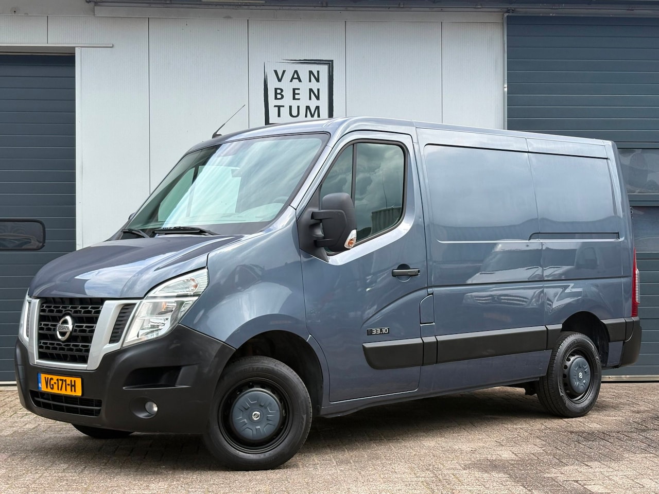 Nissan NV400 - 2.3dCi 101pk L1H1 Navi Airco Cruise 3-pers. - AutoWereld.nl