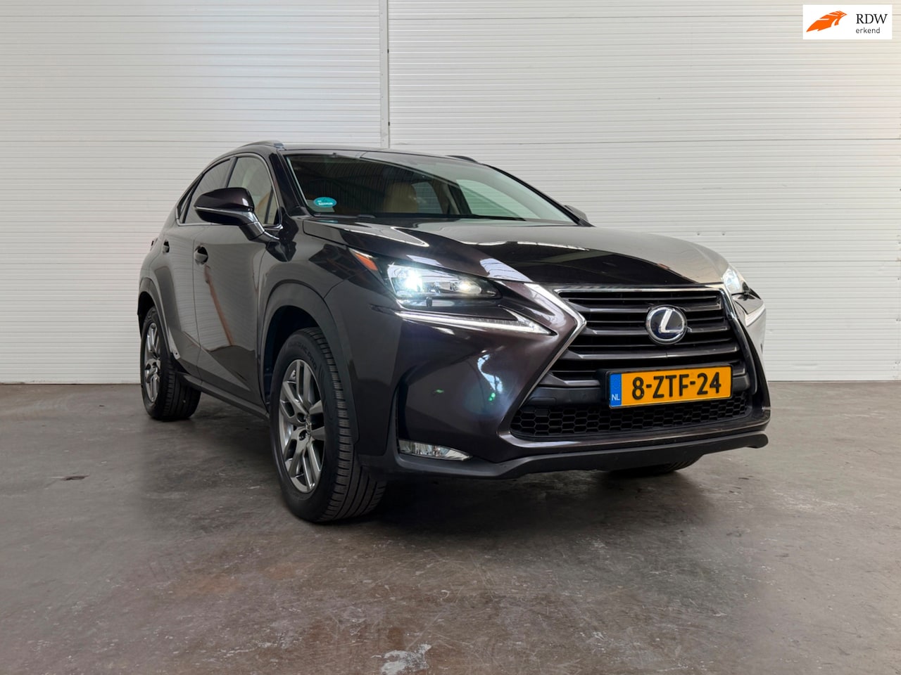 Lexus NX - 300h AWD Business Line Pro 300h AWD Business Line Pro - AutoWereld.nl