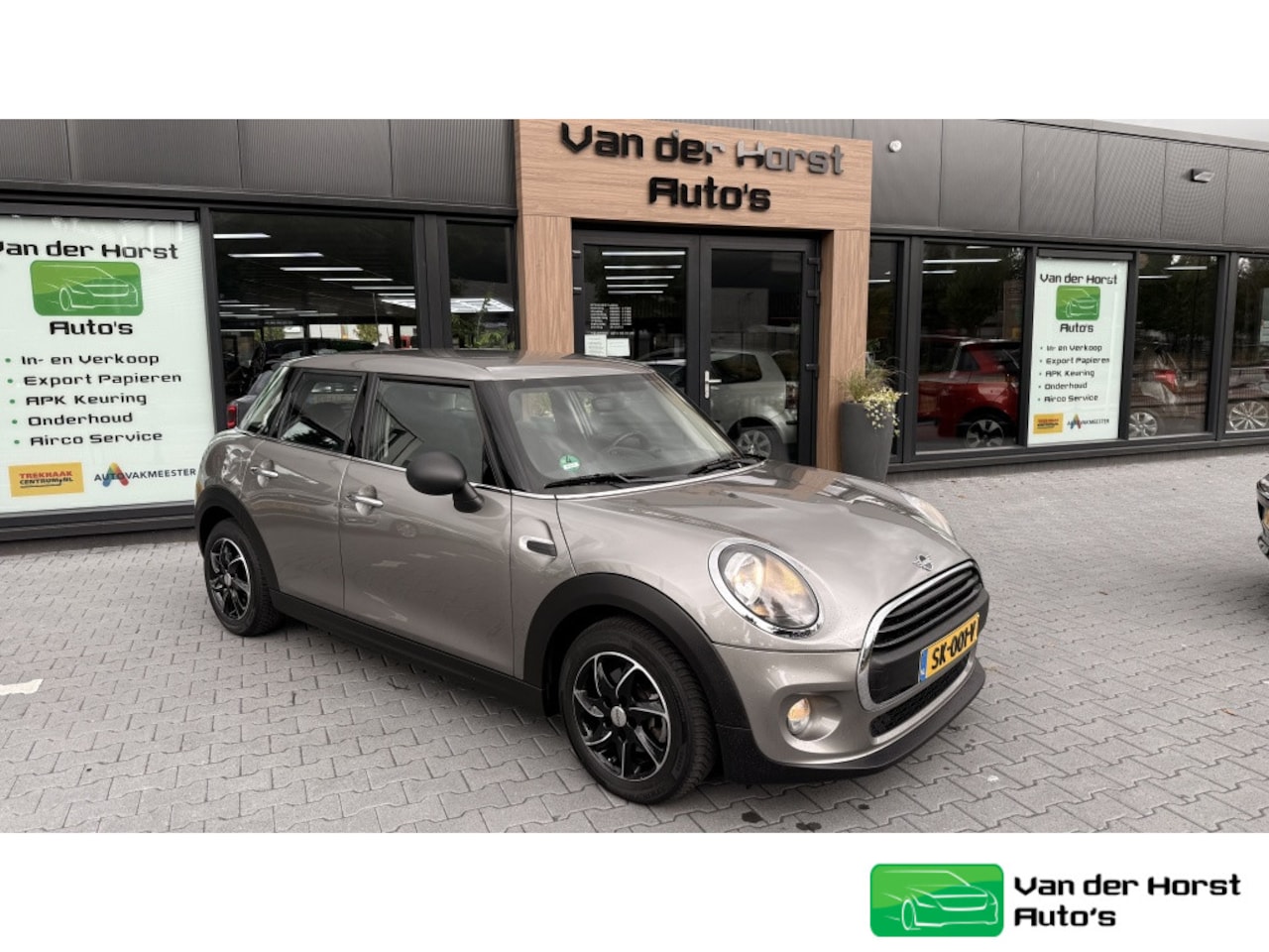 MINI 5-Deurs - 1.5 One airco navigatie 5 deurs - AutoWereld.nl