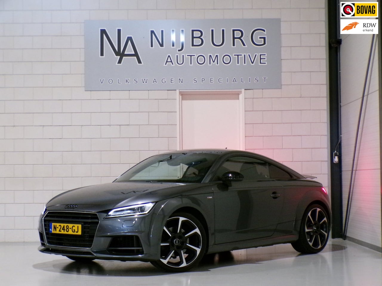 Audi TT - 1.8 TFSI S-Line "Automaat" 2x S line Apple-Carplay Stoelverwarming Xenon-LED Keyless Parke - AutoWereld.nl