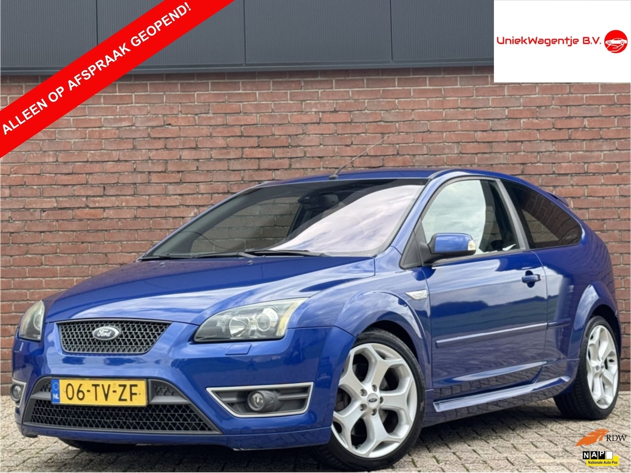 Ford Focus - 2.5-20V ST | NL-AUTO! | LEDER! | NAVI! | CLIMA! - AutoWereld.nl