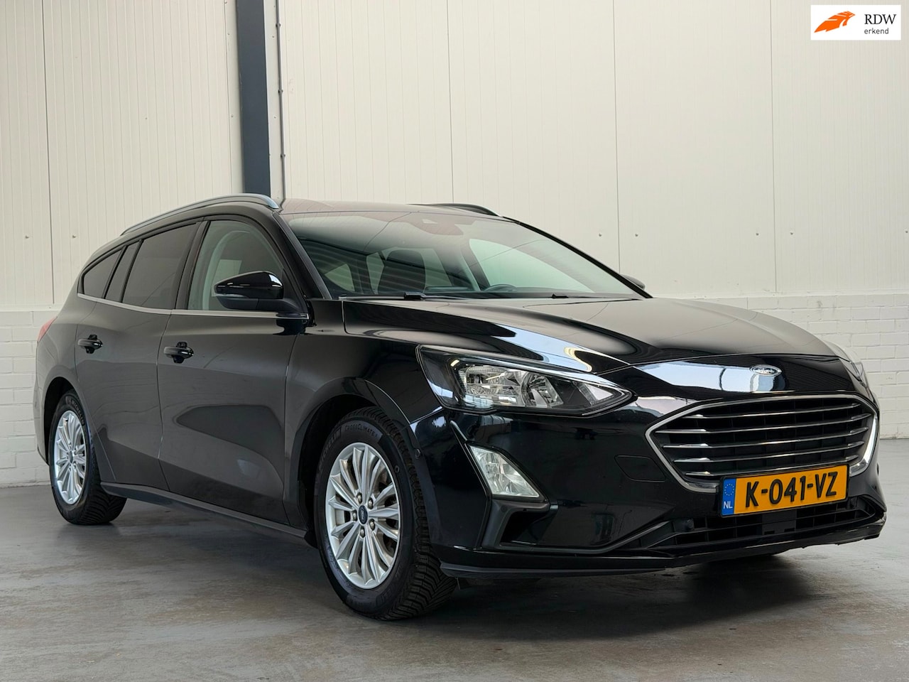 Ford Focus Wagon - 1.0 EcoBoost Hybrid Trend Edition Business|Keyless|Camera - AutoWereld.nl