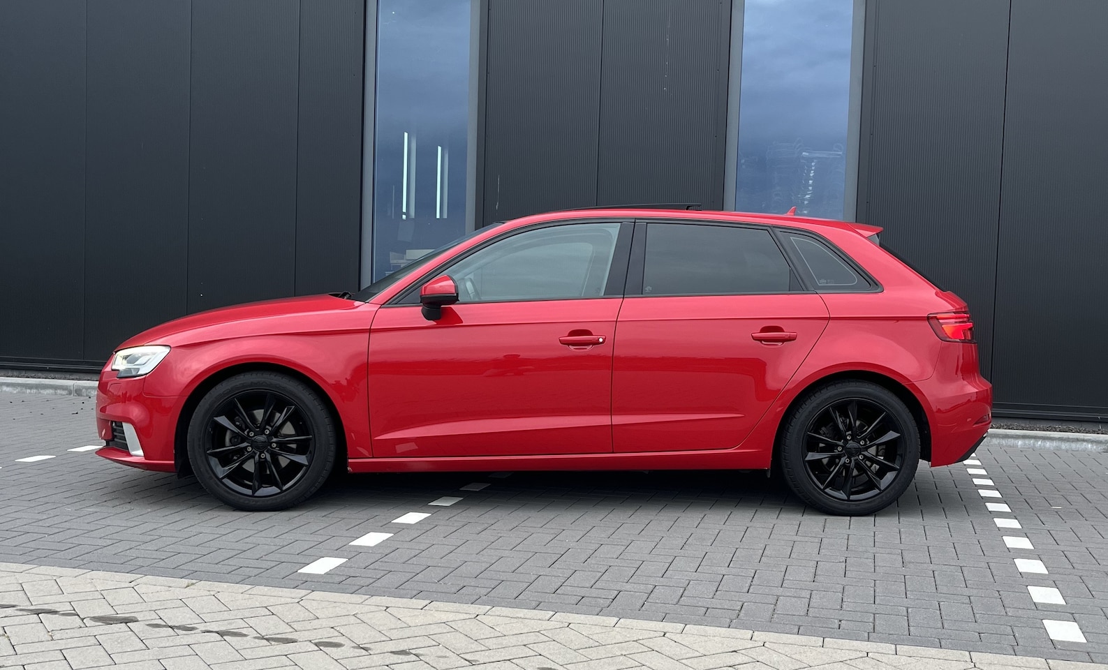 Audi A3 Sportback - 1.0 TFSI Sport Lease Edition Bomvol opties, Panoramadak, Automaat, Xenon enz. - AutoWereld.nl