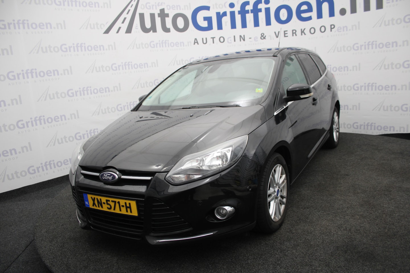 Ford Focus Wagon - 1.0 EcoBoost Titanium nette station met trekhaak - AutoWereld.nl