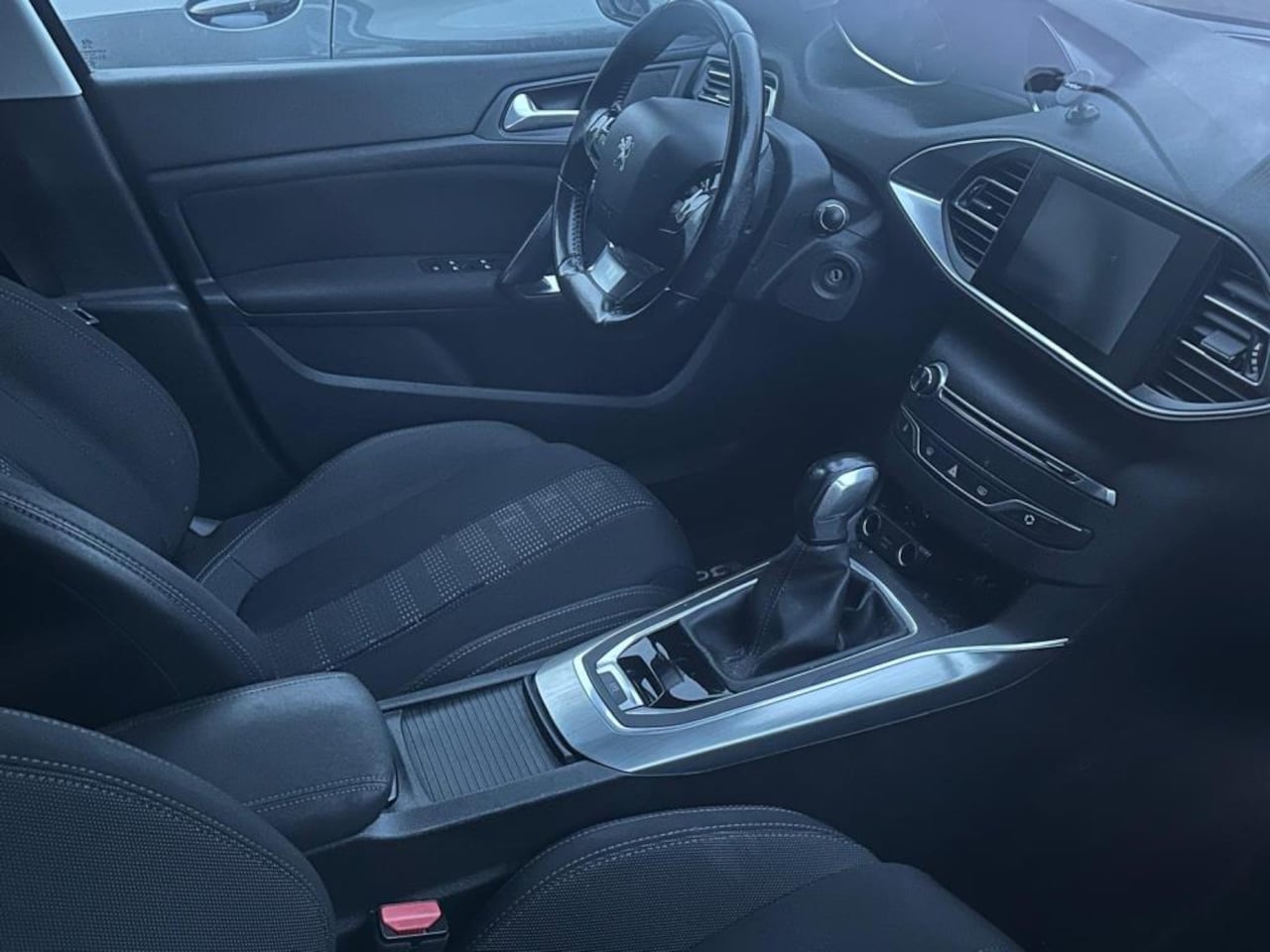 Peugeot 308 - 1.2 PureTech FOR EXPORT - AutoWereld.nl