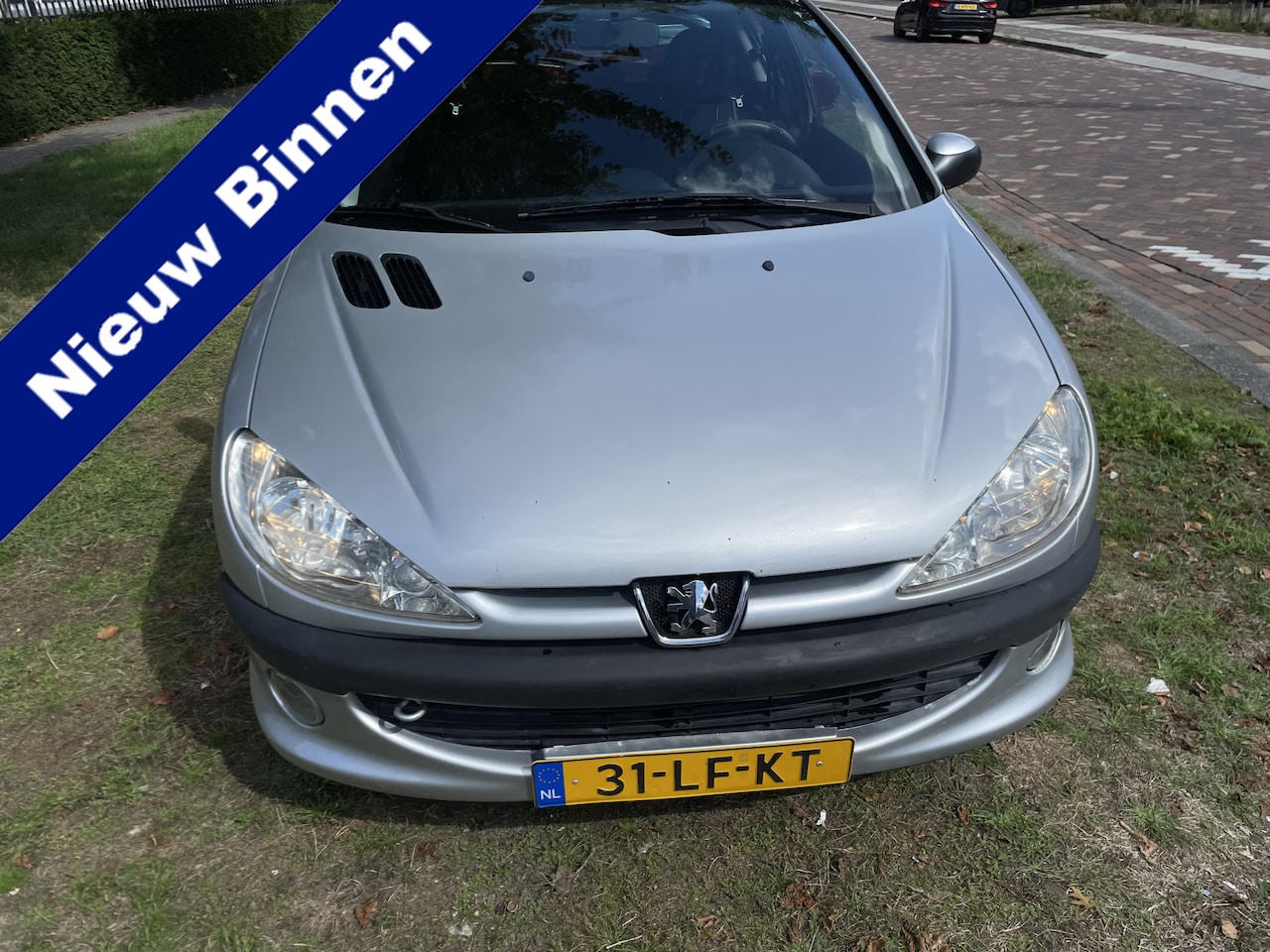 Peugeot 206 - 1.4 XS Frisse 206 weinig km nap nl auto leuke starter auto zuinig zie foto’s - AutoWereld.nl