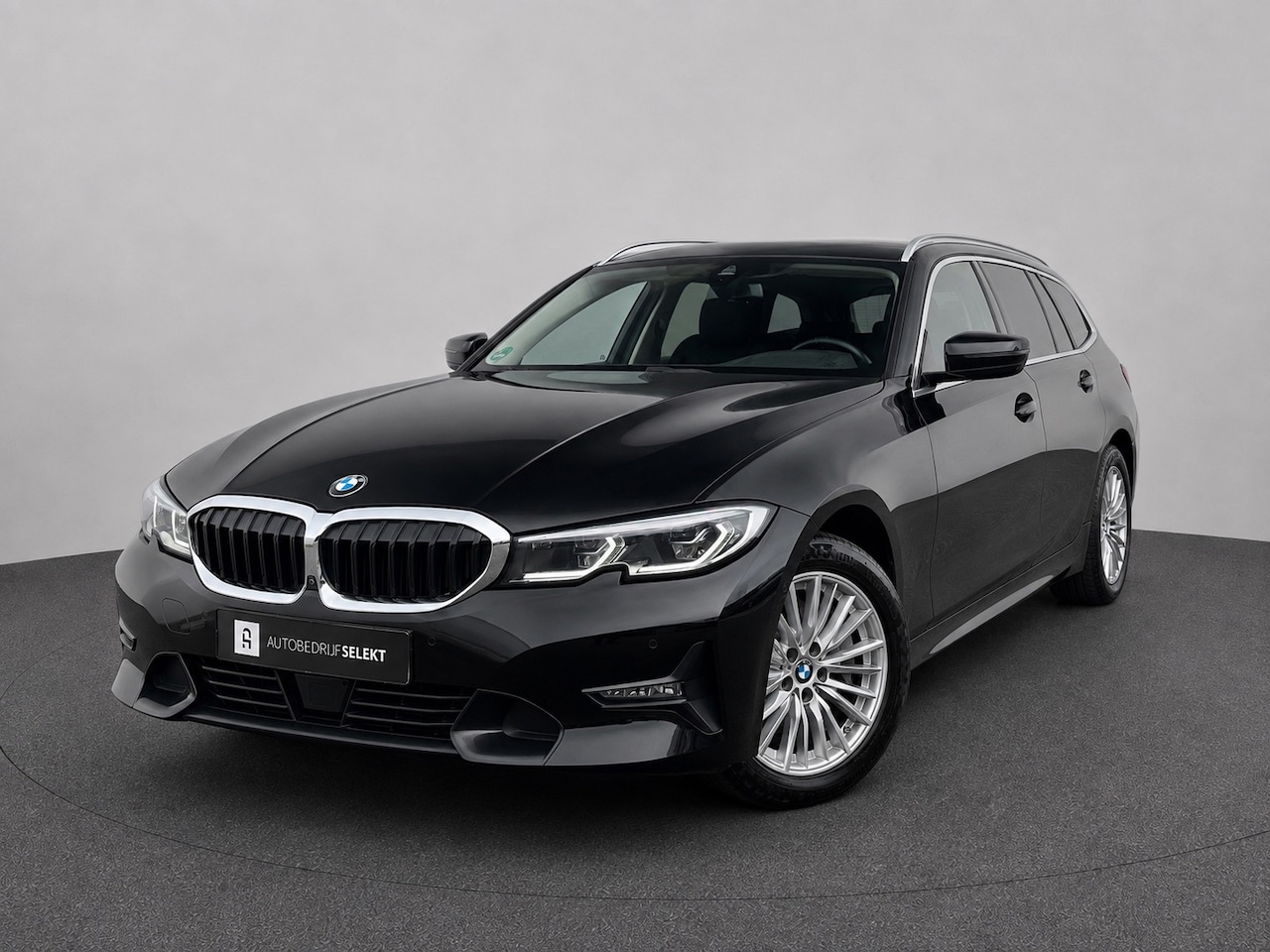 BMW 3-serie Touring - 330e xDrive | Laser | Trekhaak | Head Up | 360 | Sfeerverlichting | Dodehoek | 1e eigenaar - AutoWereld.nl
