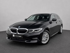 BMW 3-serie Touring - 330e xDrive | Laser | Trekhaak | Head Up | 360 | Sfeerverlichting | Dodehoek | 1e eigenaar
