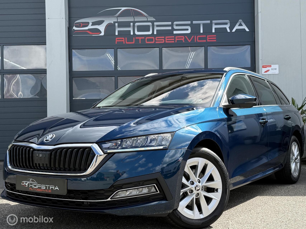 Skoda Octavia Combi - 1.0 e-TSI Business Edition Plus Trekhk Luxe - AutoWereld.nl