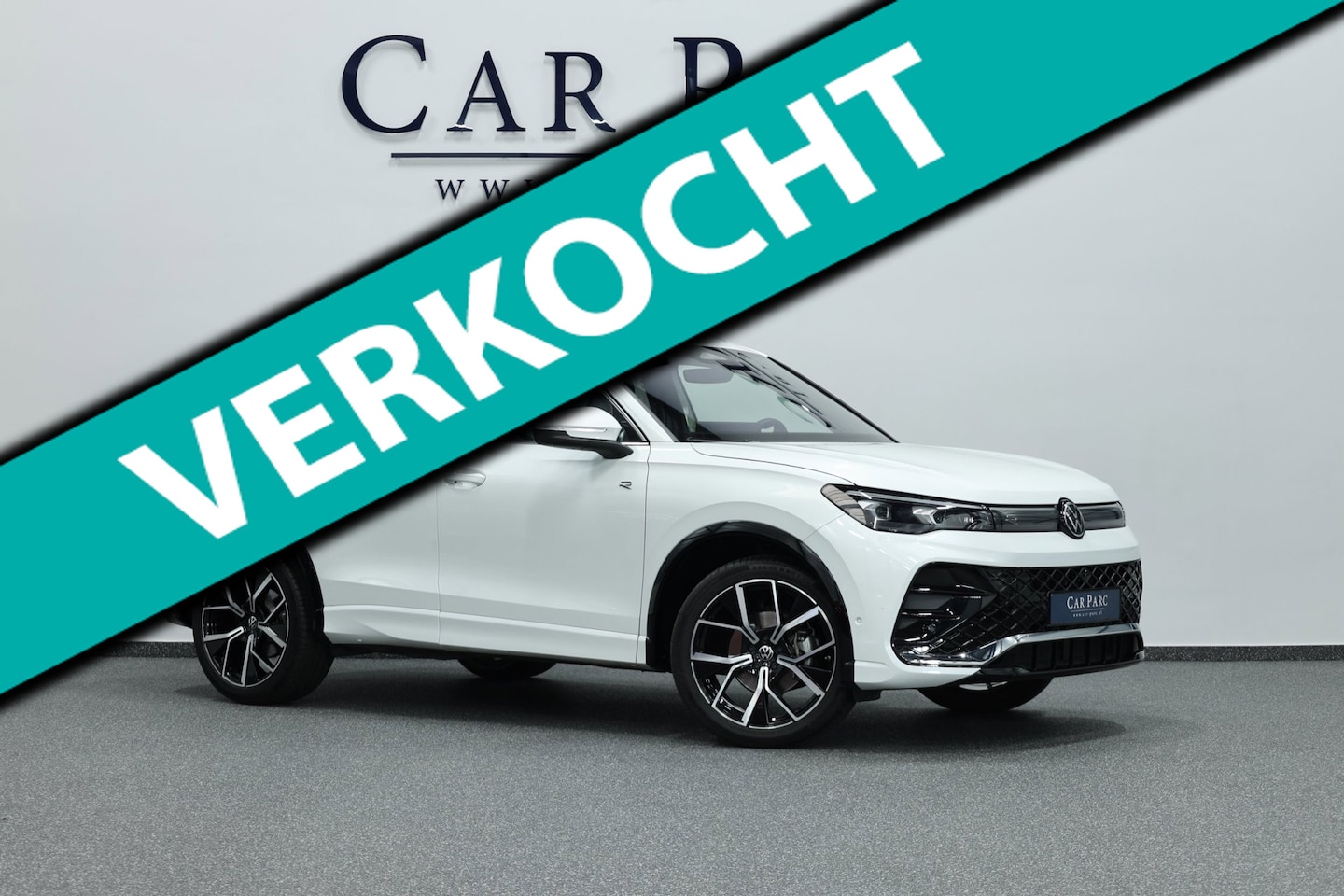 Volkswagen Tiguan - 1.5 eTSI 3x R-Line IQ+LED/VIRTUAL/SFEER/PANO/ALCANTARA+S.VERWARMING/20" LMV/CAM/LINE/ACC/E - AutoWereld.nl