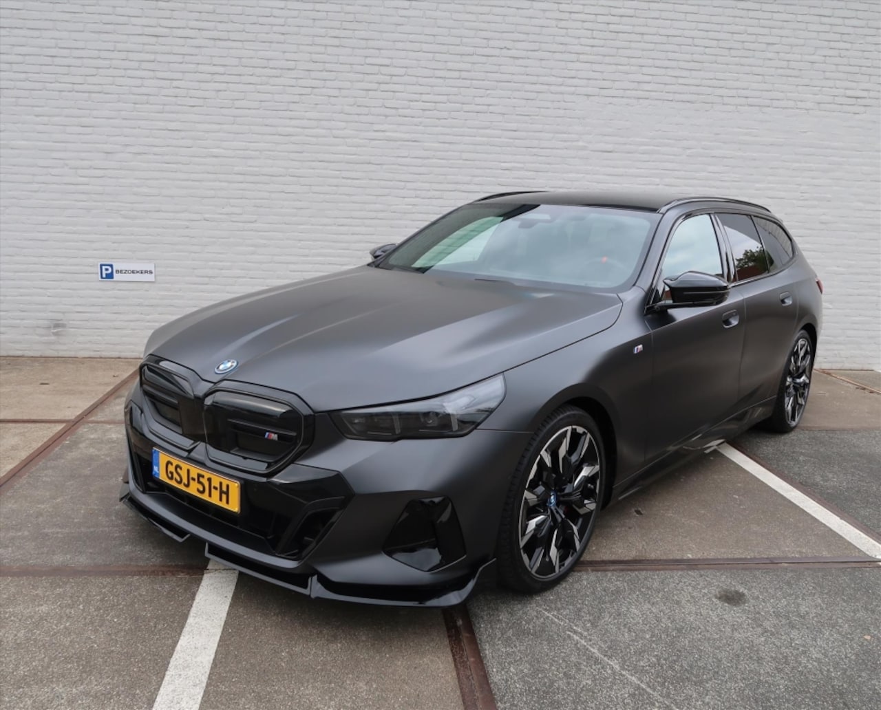 BMW i5 Touring - (g61) M60 601pk xDrive Automaat I Individual I Panoramadak I Bowers & Wilkins I HUD I 21 I - AutoWereld.nl