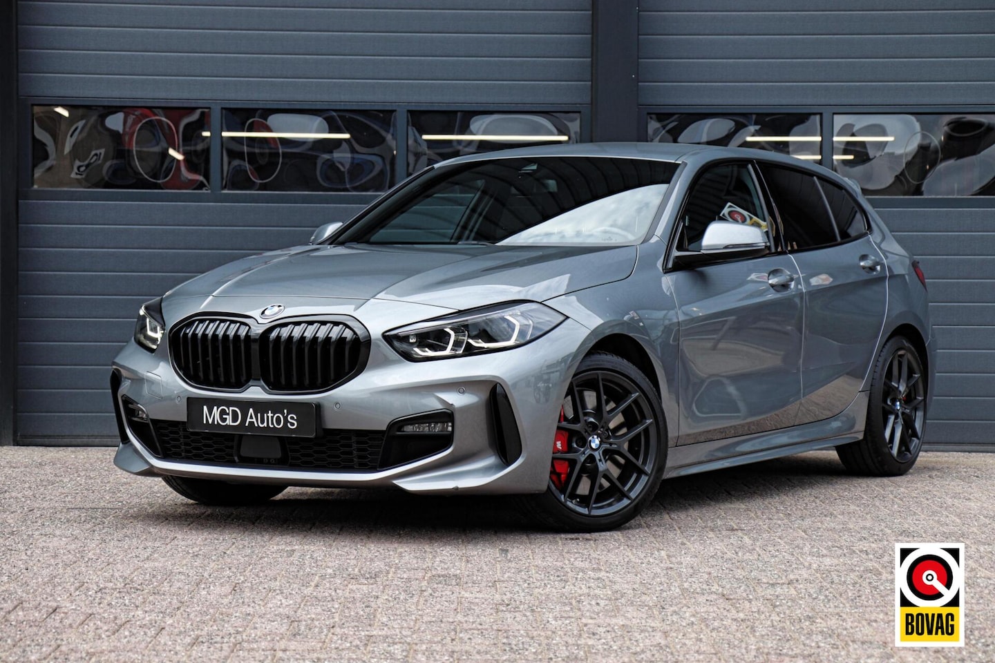 BMW 1-serie - 118i M-Sport M-Pakket Shadow |LED|CARPLAY|H&K|ELEK. KLEP|STOEL+STUURVERW.|VIRTUAL - AutoWereld.nl