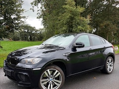 BMW X6 - 4.4i M|NAP|555PK|Full Option Carbon zwart