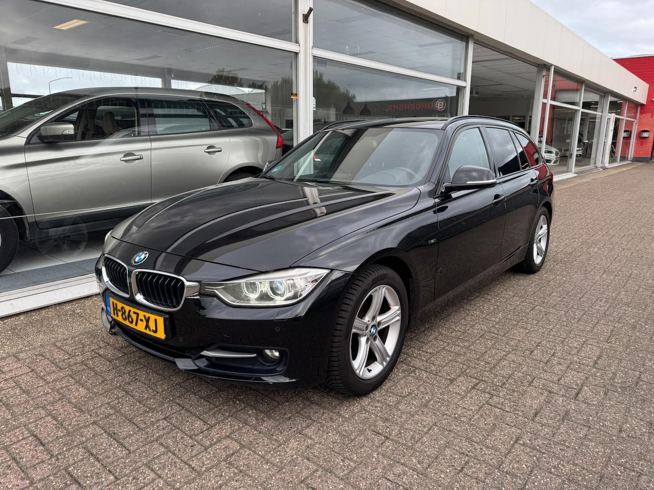 BMW 3-serie Touring - 316i High Executive | Panoramadak | Navigatie | Parkeersensoren | Lederen bekleding | Clim - AutoWereld.nl