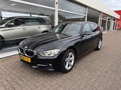 BMW 3-serie Touring - 316i High Executive | Panoramadak | Navigatie | Parkeersensoren | Lederen bekleding | Clim
