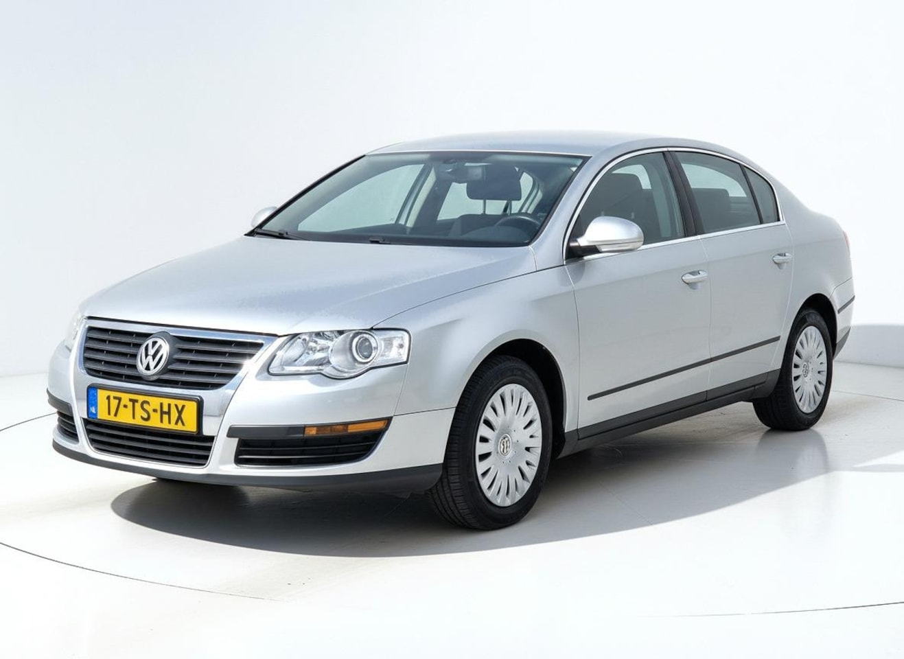 Volkswagen Passat - 1.6 FSI Trendline AIRCO CRUISE TREKHAAK - AutoWereld.nl