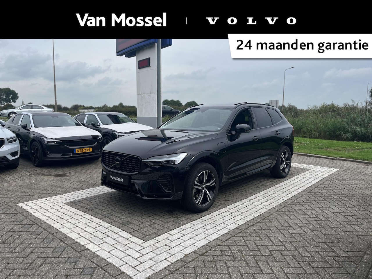 Volvo XC60 - T6 Plug-in hybrid AWD R-Design | Black Pakket | Power Seats | Trekhaak | Panoramadak | Cli - AutoWereld.nl