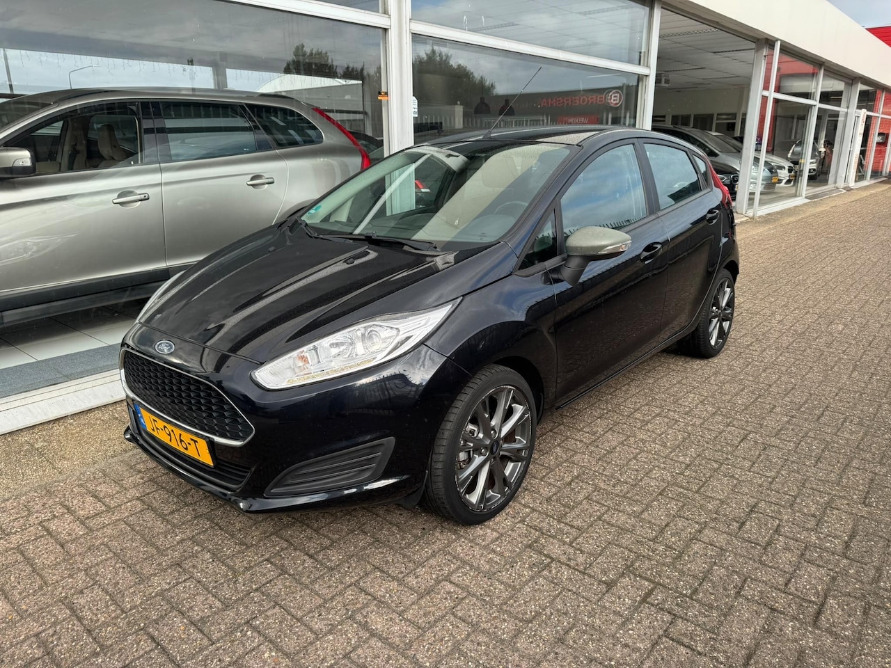 Ford Fiesta - 1.0 Style | Airco | Elektrische ramen | Cruise control | APK tot 19-08-2027 | - AutoWereld.nl
