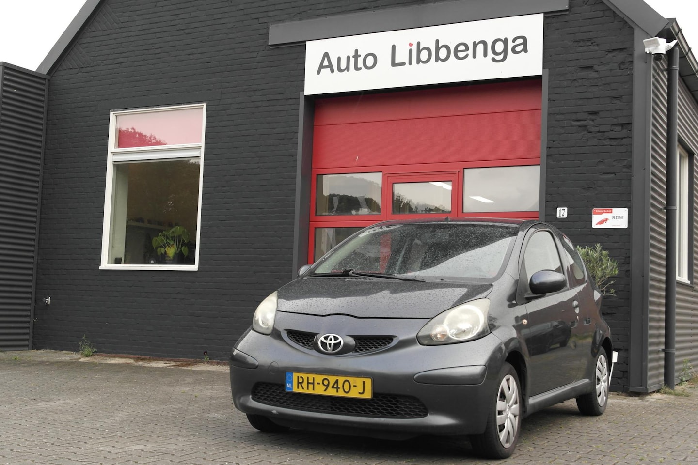 Toyota Aygo - 1.0-12V AIRCO / CENTR.VERGR. / ELECTR. RAMEN / RADIO CD APK TOT 03-2027 - AutoWereld.nl