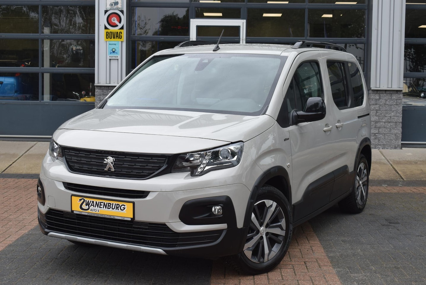 Peugeot Rifter - 1.2 Puretech GT-Line Navi Airco Camera Km 86.200!! - AutoWereld.nl