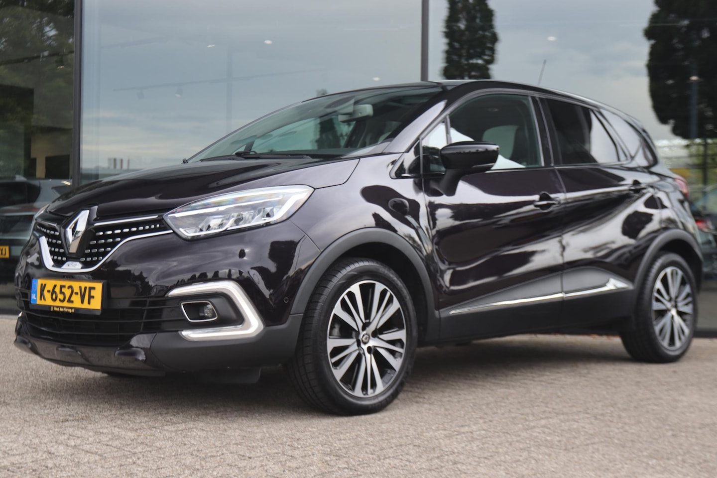 Renault Captur - 1.2 TCE AUT. INITIALE PARIS | PANO | BOSE | LEDER | STOELVERW. | LED | KEY-LESS | CAMERA - AutoWereld.nl