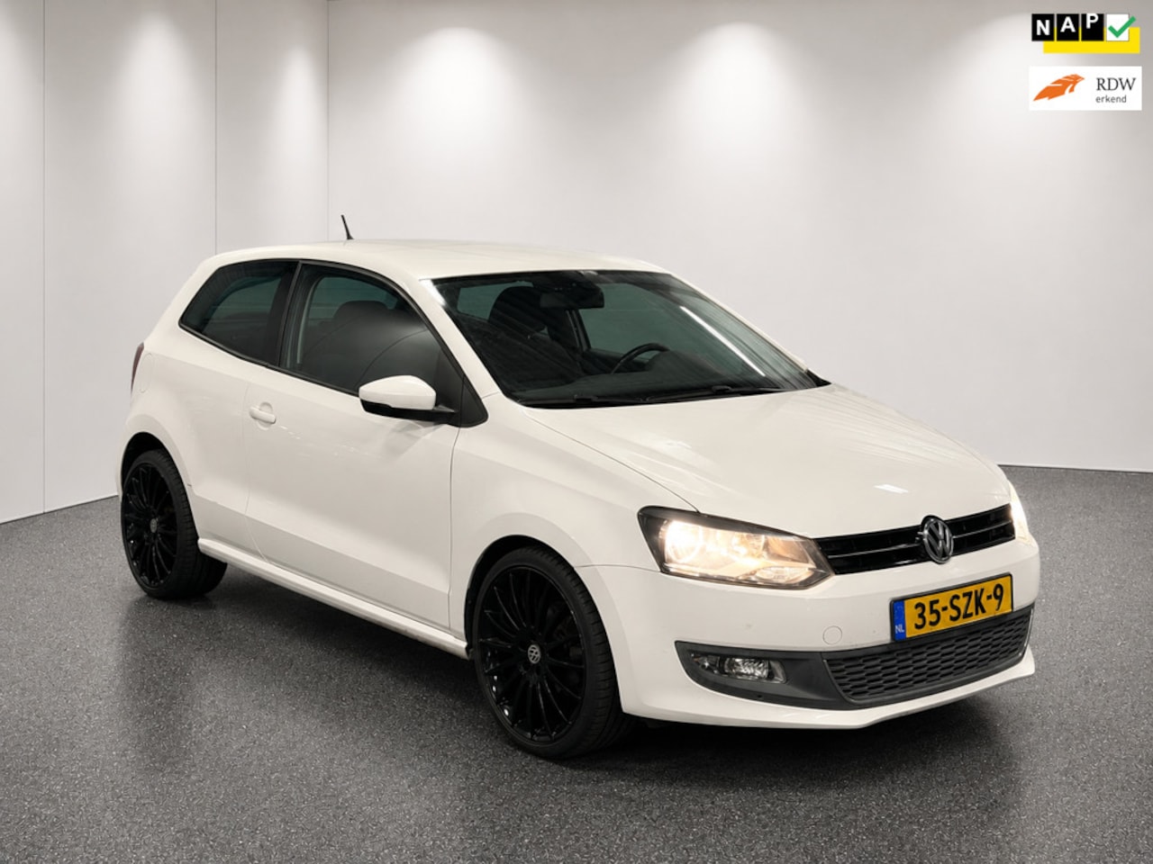 Volkswagen Polo - 1.2 TSI Highline Navi * Cruise * Climate Control * Elek Ramen * NAP * Volledig Onderhoud - AutoWereld.nl