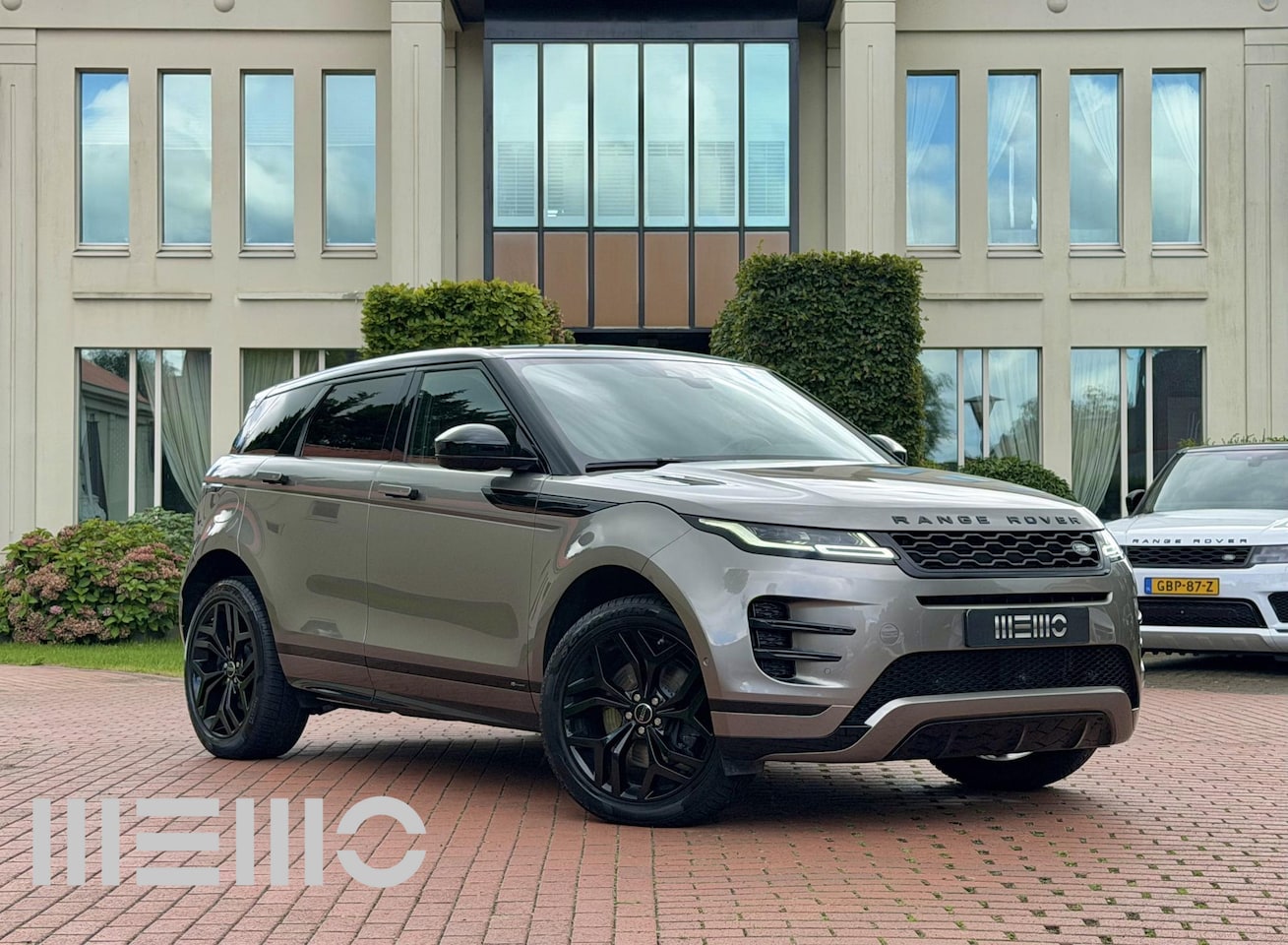 Land Rover Range Rover Evoque - 1.5 P300e AWD R-Dynamic SE - 360 Camera - Apple Carplay - SOH 98% - AutoWereld.nl