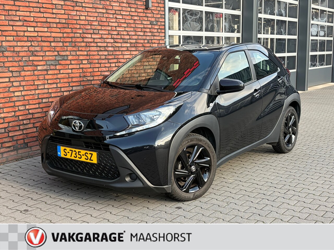 Toyota Aygo X - 1.0 VVT-i MT Play AchteruitrijCam./Adapt.Cruise/DAB/Airco/AppConnect - AutoWereld.nl