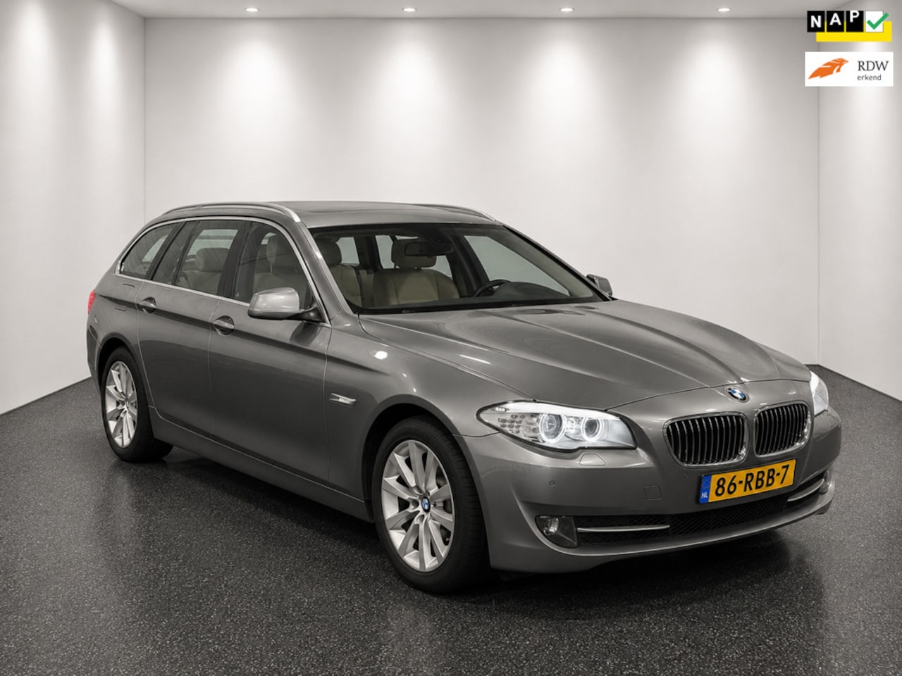 BMW 5-serie Touring - 520d High Executive Automaat * Navi * Bi Xenon * Leder * PDC * VDOH * Prijs is EX BPM €716 - AutoWereld.nl