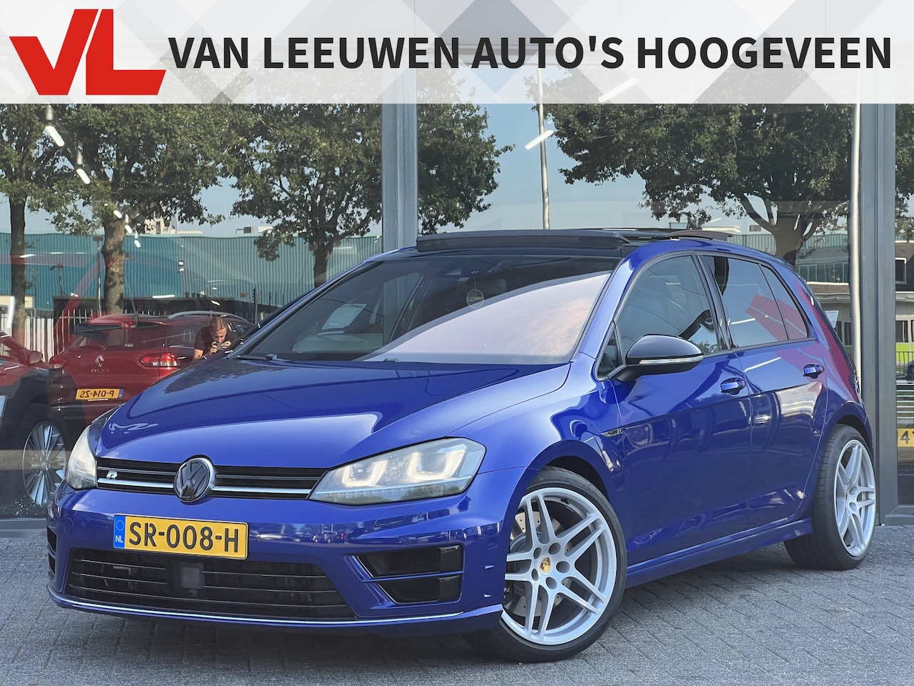 Volkswagen Golf - 2.0 TSI R 4Motion | Stoelverwarming | Pano | Navi | Leder - AutoWereld.nl