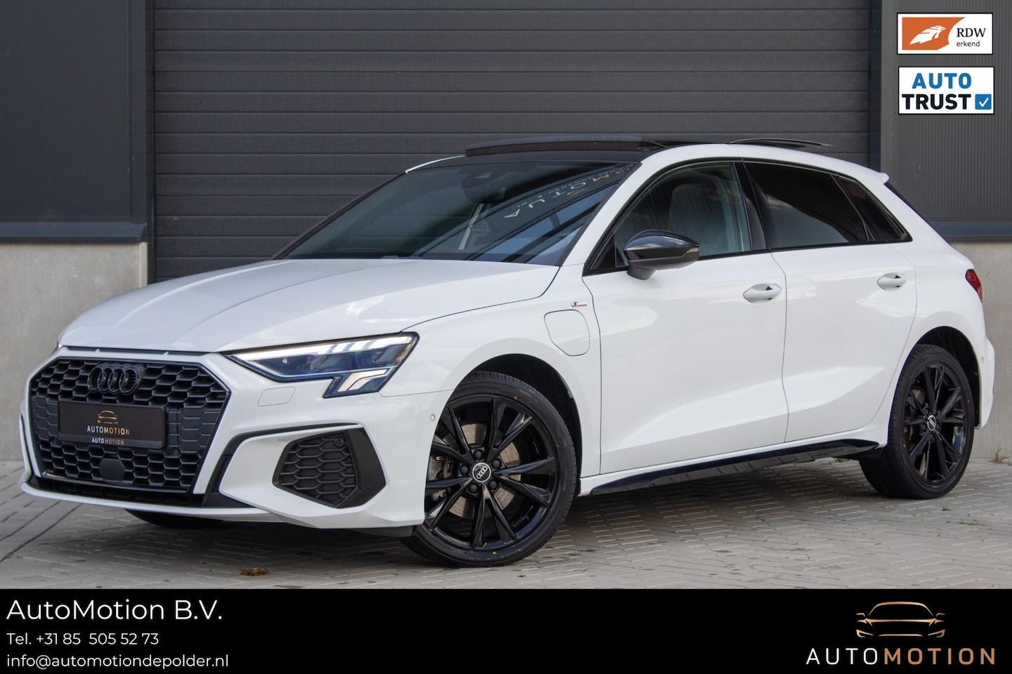 Audi A3 Sportback - 40TFSIe Sline Pano Camera Maxton Keyless Stoelverwarming - AutoWereld.nl