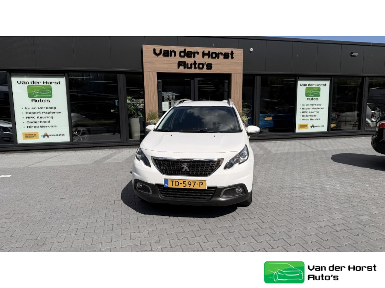 Peugeot 2008 - 1.2 PureT. Blue Lion nw distributie - AutoWereld.nl