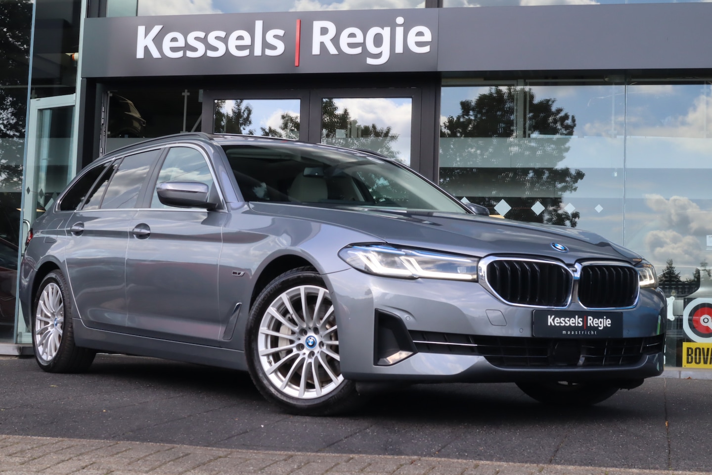 BMW 5-serie Touring - 530e | Pano | Dri.Ass.Pro | Laser | HuD | Keyless | El.Stoelen | Camera | Leer | CarPlay | - AutoWereld.nl