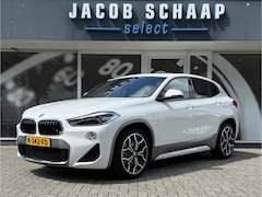 BMW X2 - sDrive20i High Executive / Automaat / 19'' LM / Camera / Trekhaak (1.800KG) / M pakket /