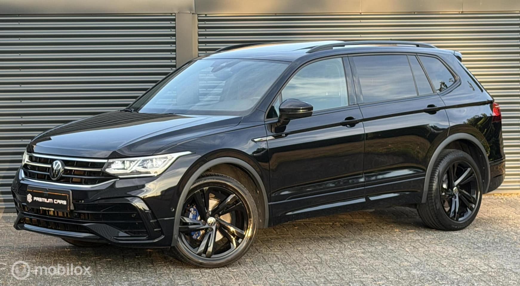 Volkswagen Tiguan Allspace - 1.5 TSI R-Line 7p. pano 360 Leder - AutoWereld.nl