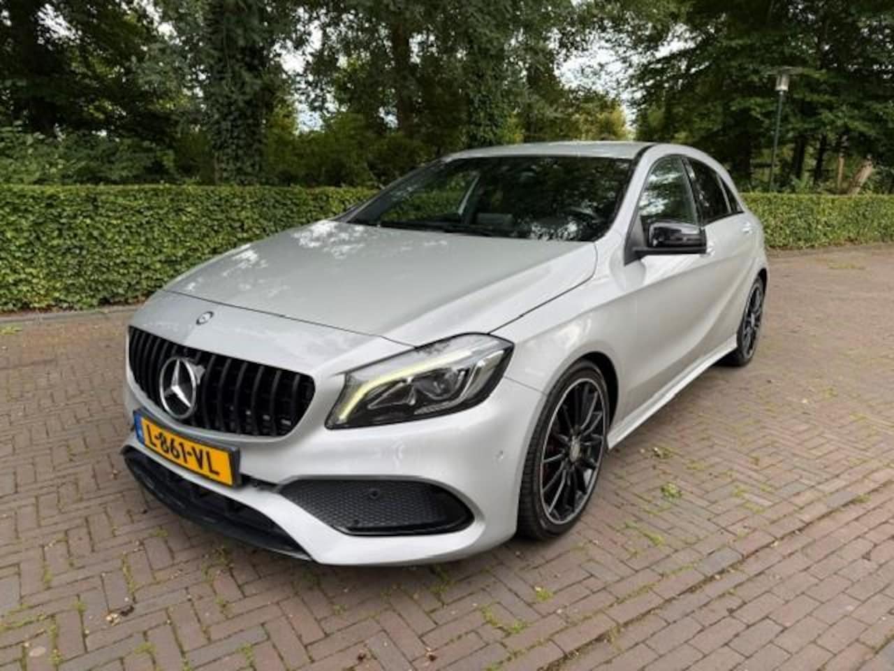 Mercedes-Benz A-klasse - 180 Ambitio AMG/Camera/Navigatie/Facelift - AutoWereld.nl