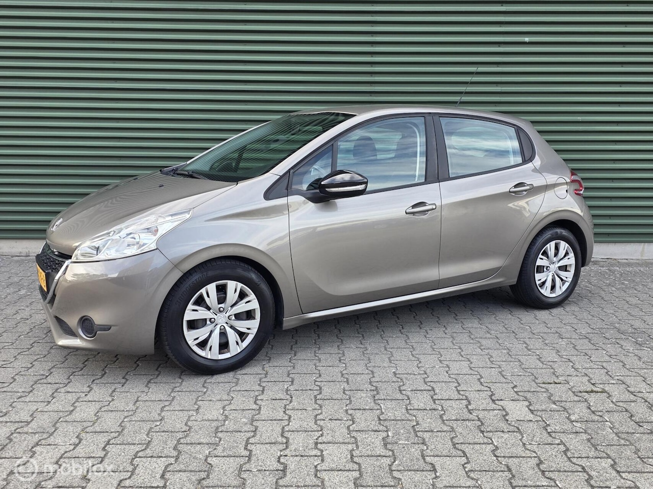 Peugeot 208 - 1.4 VTi Allure|Airco|Groot-Scherm| - AutoWereld.nl