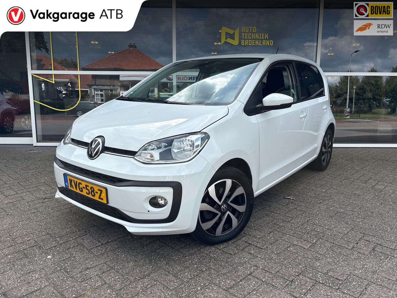 Volkswagen Up! - High-Up! | Achteruitrij Camera | PDC | Cruise | Stoelverwarming | - AutoWereld.nl