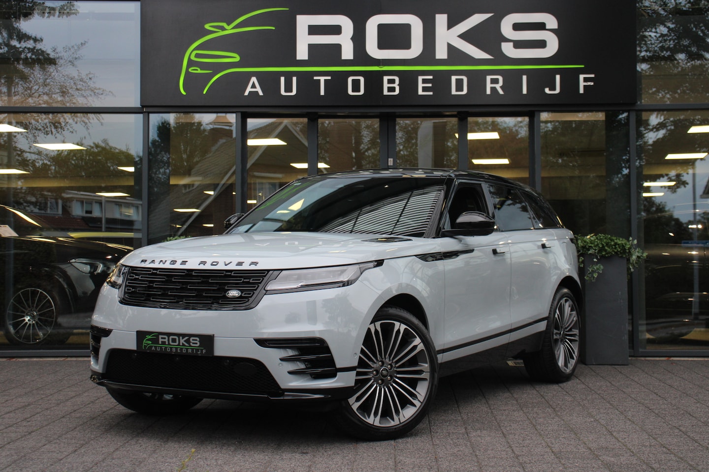Land Rover Range Rover Velar - 2.0 P400e AWD Autobiography PHEV BlackPack - AutoWereld.nl
