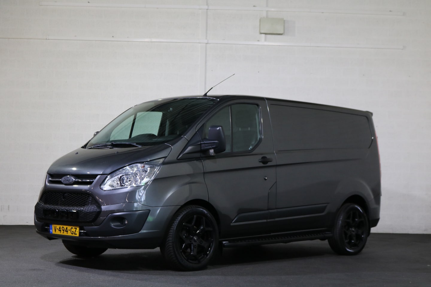 Ford Transit Custom - 2.0 TDci 130pk Automaat Airco Navigatie (Wordt verwacht) - AutoWereld.nl