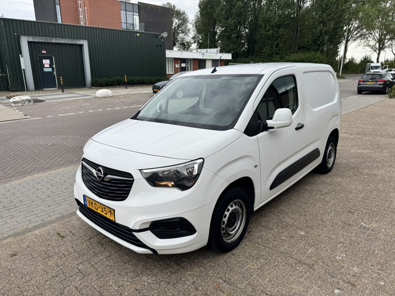Opel Combo - 1.5D 75kw L1H1 Edition*Navi*Airco*EXPORTPRIJS* - AutoWereld.nl