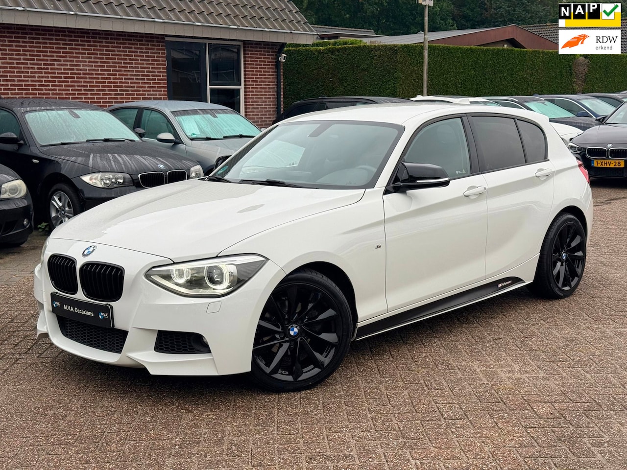 BMW 1-serie - 114i EDE Executive M Sport|Nieuwe Ketting + Klepseals|Navigatie|Xenon|Cruise control|Clima - AutoWereld.nl