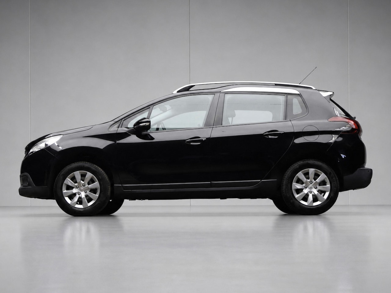 Peugeot 2008 - 1.2 PureTech Blue Lion Sport (APPLE CARPLAY,NAVI,PDC,CLIMATE,CRUISE,LED,SPORTSTOELEN,LM VE - AutoWereld.nl