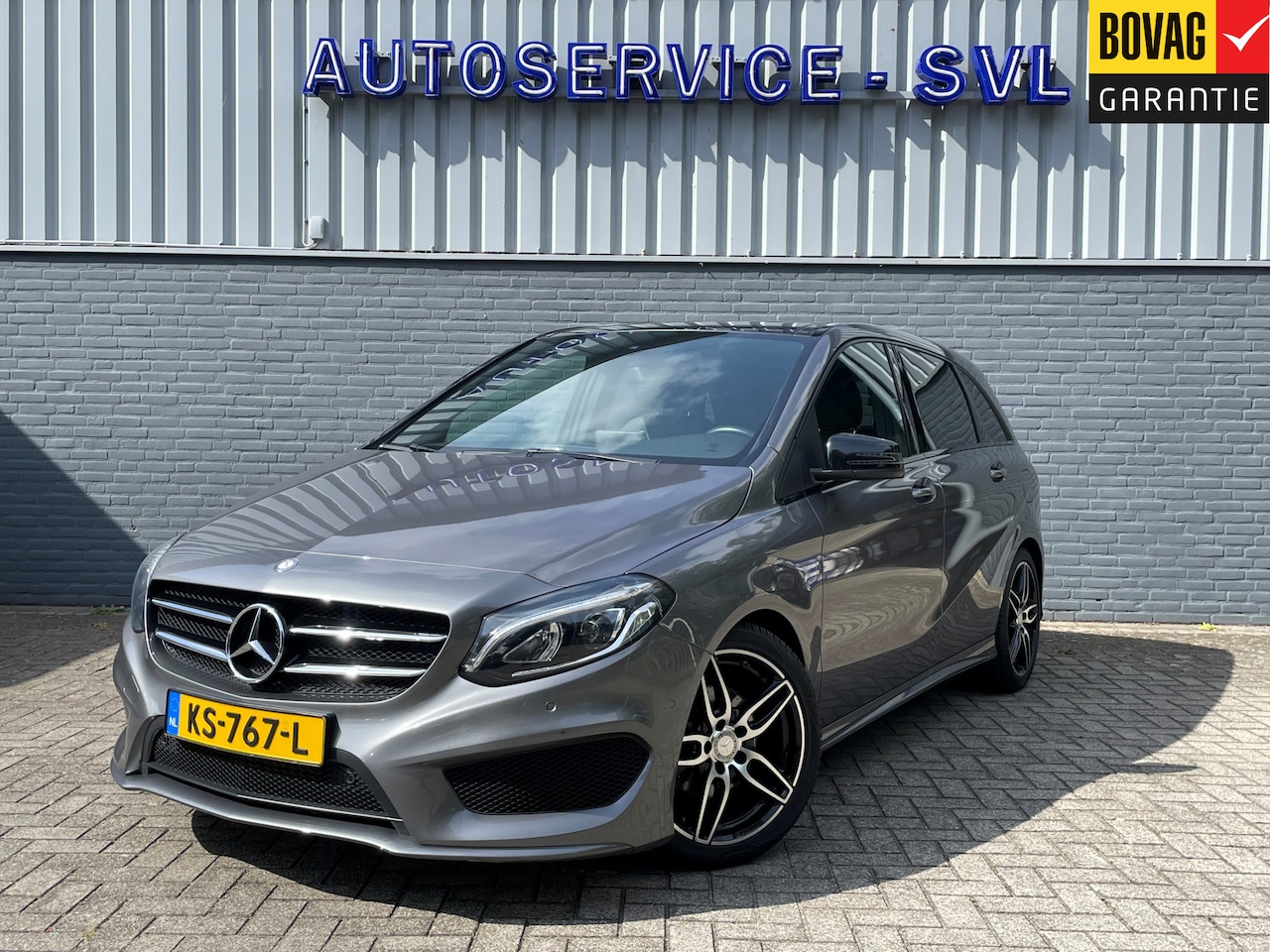 Mercedes-Benz B-klasse - 180 AMG Style - Nightpakket - Achteruitrijcamera - Trekhaak etc etc! - AutoWereld.nl